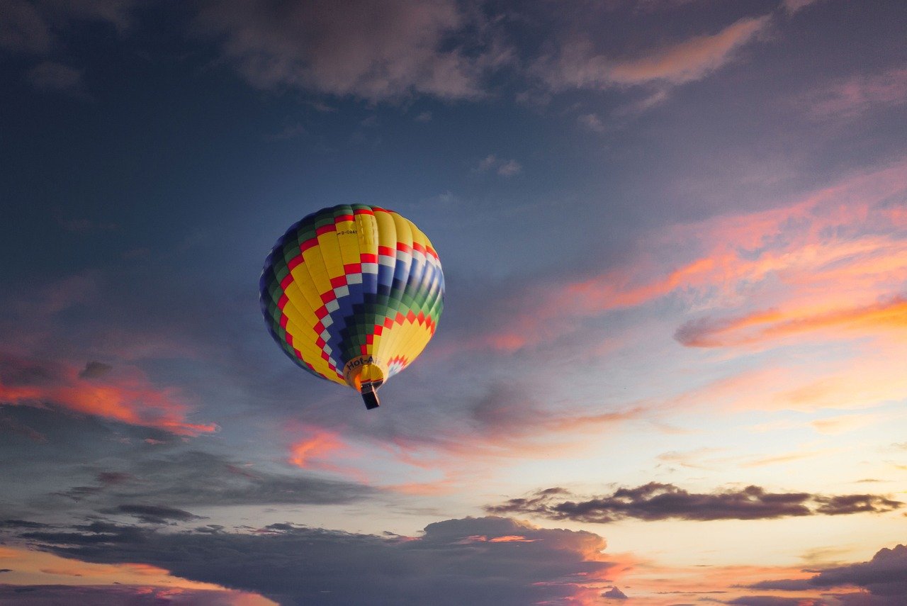 balloon, hot air balloon, freedom, heaven, flying, airship, ballooning, multicoloured, dream, clouds, adventure, traffic, outlook, foresight, heavenly, to travel, vacations, nature, air, evening mood, sunset, weather, balloon, balloon, dream, dream, dream, dream, dream